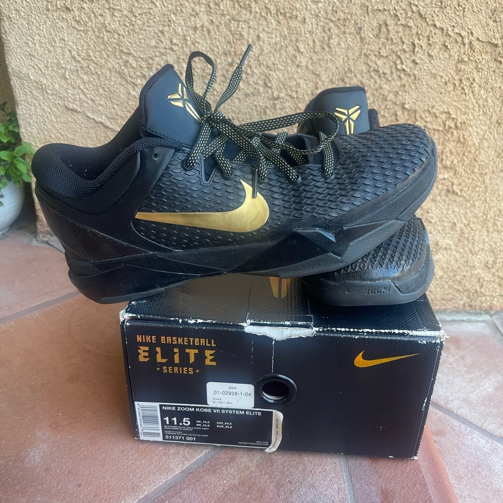 Nike Kobe Zoom VII System Elite Sneakers (Size 11.5)